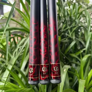 Họa tiết vân sấm sét đỏ đen và logo tải 4.0 trên gốc cần câu đài LK