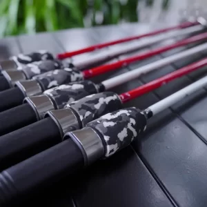 Hình ảnh xếp hàng các mẫu cần câu lure LK Shrimp Solid Spin 135L phối màu đỏ trắng