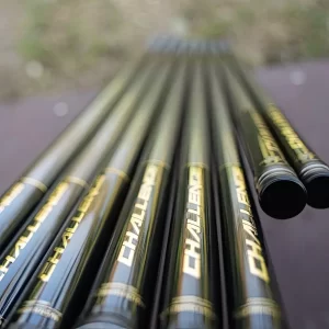 Chi tiết dòng chữ Challenge in nổi sang trọng trên thân cần đài LK bản VIP 2024