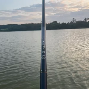 Độ thẳng và kết cấu carbon chắc chắn của dòng Cần Tổng hợp LK bản thường độ cứng 5H