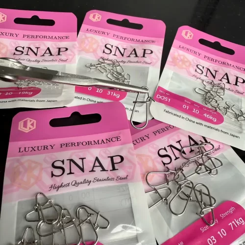 Khóa link Snap LK cận cảnh chất liệu thép sáng bóng không gỉ chuyên dụng cho cả môi trường nước mặn