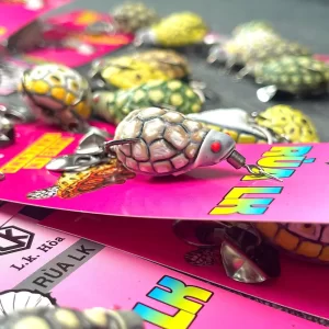 Chi tiết mồi lure rùa LK Hòa màu nâu xám tinh xảo thu hút cá săn mồi