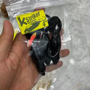 Mồi mềm skipping strike màu đen kim tuyến huyền bí tạo độ rung và ánh sáng thu hút cá săn mồi