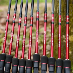 Chi tiết phôi carbon xoắn và tem logo trên cần lure Học sinh LK Hòa