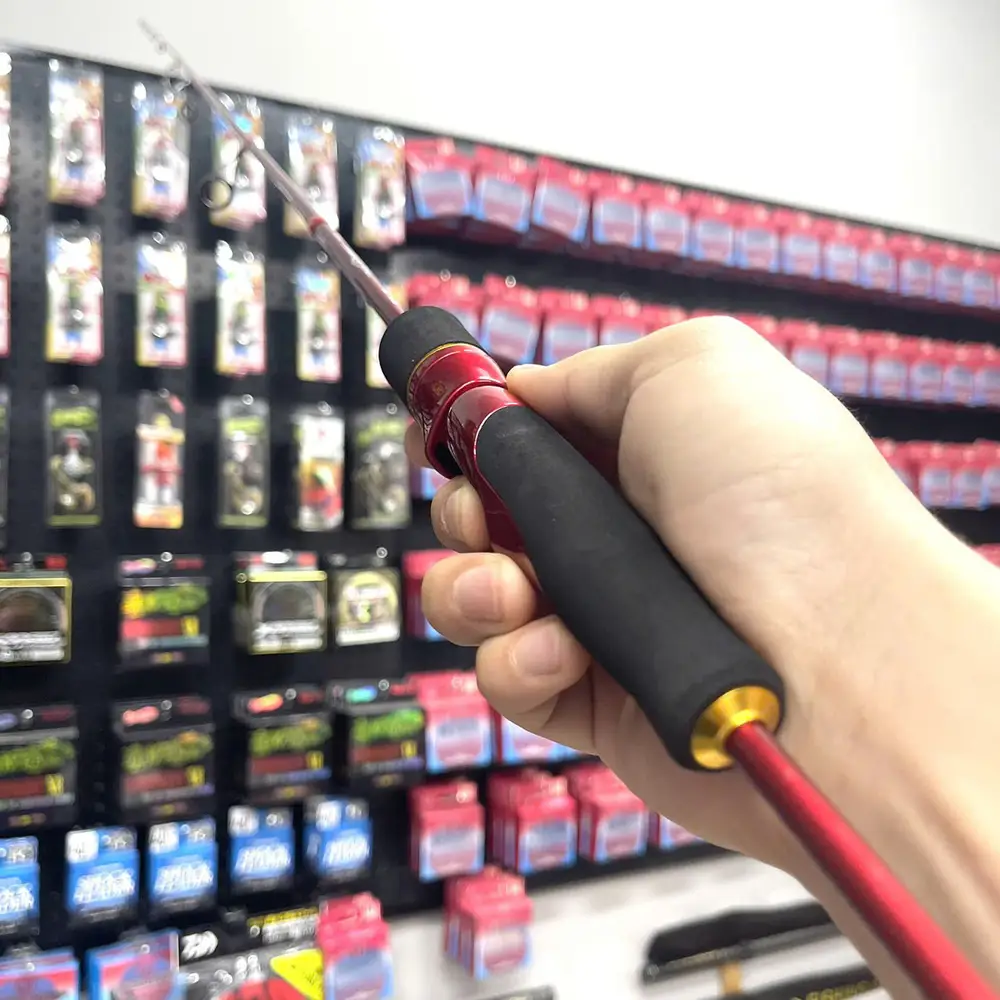 Cảm giác cầm nắm thực tế tay cầm mút xốp chắc chắn của cần câu lure SOLID LK