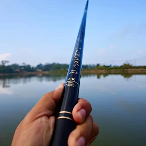 Cần thủ trải nghiệm thực tế độ nhẹ và cân bằng của Cần Tổng hợp LK bản thường size 6m3