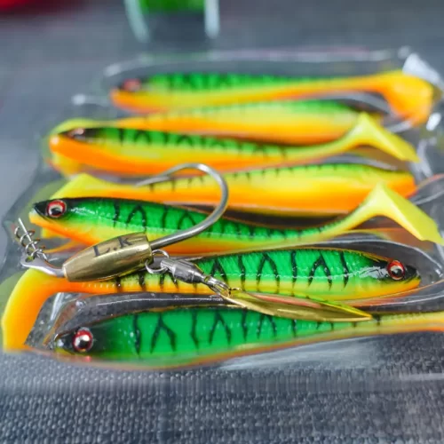 Combo câu lure cần Cheap LK máy Daiwa MG trang bị lưỡi AR móc mồi mềm chống vướng