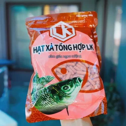Hạt xả tổng hợp LK mặt trước gói mồi câu in hình cá chép và logo thương hiệu