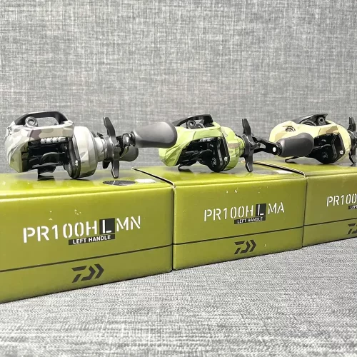 Máy câu ngang Daiwa PR100HL phiên bản rằn ri ba màu cá tính tay trái chính hãng