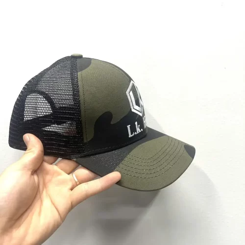Mũ LK Hòa bản limited phối lưới thoáng khí màu đen nam tính nhìn từ góc nghiêng