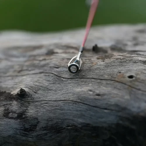 Cần câu JIG LK trang bị đầu bu khoen chống xoắn dây hiệu quả khi câu biển